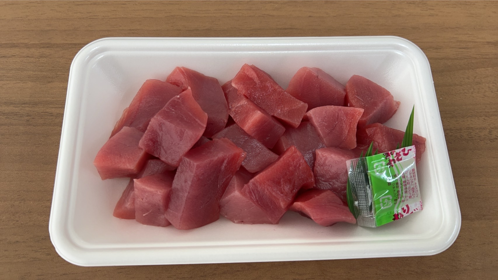 10/25(土)
📣LINEお友だち700人達成✨
感謝の気持ちを込めて🎉
本日の特売はこちら👇
🐟長崎県産 養殖本鮪 山かけ🐟
数量限定!お一人様1パック限り
税込700円‼️
脂のり抜群の本鮪を、贅沢に山かけで。
今だけの特別価格です💫
お早めにどうぞ🏃♀️💨
#本鮪 
#特売 
#長崎県産 
#山かけ 
#魚屋 
#感謝セール 
#鮮魚好き 
#海の恵み