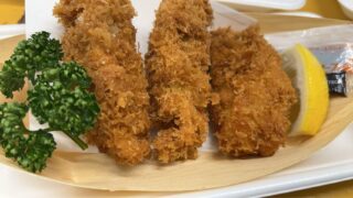 11/8(土)
📣本日特売‼️
🦪手作り特大牡蠣フライ🦪
1パック 税込200円✨
サクッと衣の中から、ぷりっぷりの牡蠣がじゅわ〜っと🤤
数量限定です!11時から販売スタート💨
お早めにどうぞ💛
#特売
#牡蠣フライ
#手作り惣菜
#さかなやマルカ
#おうちごはん
#おかずの一品
#主婦の味方