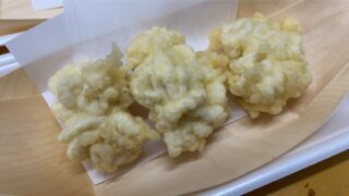 11/28(金)

✨本日の特売✨
北海道産の新鮮な鱈白子を使用した
【手作り白子天ぷら】が数量限定で登場！

🕚 本日11時から販売開始
🫧 3個入り　税込500円

外はサクッと、中はとろり。
寒い季節にぴったりの贅沢な味わいです😌💛

売り切れ必至の限定品ですので
ぜひお早めにお越しください！

#鱈白子
#北海道産
#手作り
#特売