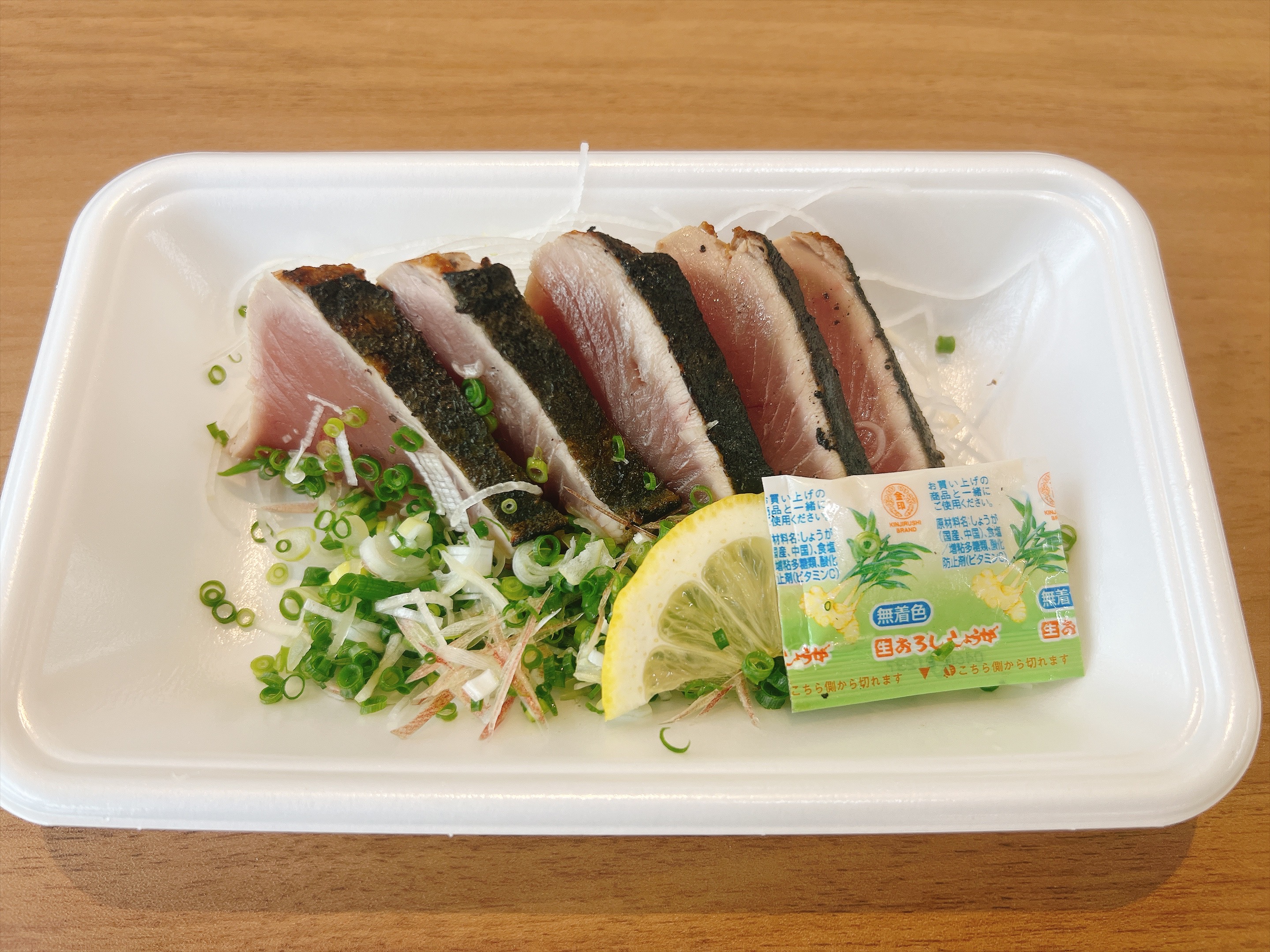 🐟✨本日11時から特売です✨🐟

＼大人気！／
🔥カツオのタタキ🔥

🐟 1パック 500円

脂がのって、とってもお買い得！
夕飯のおかずや、お酒のお供にもぴったりです🍺✨

数量限定ですので、お早めにご来店ください😊

📍さかなやマルカ
お待ちしております！

#さかなやマルカ 
#特売 
#カツオのタタキ 
#鮮魚 
#今日のおすすめ