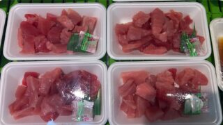 🔥本日15時から特売🔥
本日も、おいしい魚介をお買い得価格でご用意しました🐟✨
🍣マグロ山かけ
【1パック 500円】
マグロは3種類!
✅鉢マグロ
✅インドマグロ
✅本マグロ
🐚岩手県産 特大貝ホタテ
約12cm
【1枚 200円】
🐟宮城・金華産 サバの味噌煮
【1パック 550円】
⏰本日15時から販売スタート!
数量限定のため、
無くなり次第終了とさせていただきます🙇♀️
夕飯のおかずや晩酌のお供にぜひどうぞ✨
皆さまのご来店をお待ちしております!
#さかなやマルカ
#本日の特売
#マグロ
#ホタテ
#金華さば