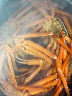 🦀🐚✨ 本日11時〜!おすすめ鮮魚
本日のおすすめはこちら👇
🦀 紅ズワイ蟹
1杯 1,000円
🐚 近海ハマグリ
1個 100円
✨ 殻付きうに
1個 500円
食べやすいように、むいてあります!
食卓にもう一品はもちろん、
ちょっと贅沢なおつまみにもおすすめです🍺
数量に限りがありますので、お早めにどうぞ!
📍さかなやマルカ
⏰ 本日11時〜
ご来店お待ちしております😊
#さかなやマルカ
#紅ズワイ蟹
#ハマグリ
#うに
#海鮮