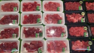 📣 本日11時から販売！

さかなやマルカのお買い得品です🐟✨ 
数量限定なので、お早めにどうぞ！

🔸マグロ山かけ 
1パック 500円 
限定20パック

🔸真イカ 
1杯 100円 
限定50杯

🔸握り寿司 8貫 
1パック 500円 
限定30パック

お昼ごはんにも、夕食にもおすすめです🍣

数量限定・なくなり次第終了となります！ 
皆さまのご来店をお待ちしております😊

#さかなやマルカ 
#マグロ山かけ 
#真イカ 
#握り寿司 
#お買い得
