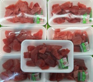 📣本日のお買い得情報！

🕚 11時〜
🐟 マグロ山かけ
1パック 500円✨

そして…

🕒 15時〜
🔥 半額セール開催！🔥

お買い得な一日です😊
ぜひお早めにお越しください！

皆さまのご来店をお待ちしております🐟✨

#さかなやマルカ 
#マグロ 
#マグロ山かけ 
#半額セール 
#鮮魚