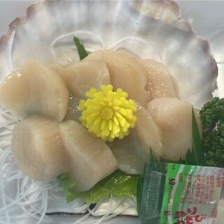 🐟 さかなやマルカ 本日の特売！ 🐟

本日11時より販売スタート！

✨ ホタテ刺身　1パック 500円
✨ マグロ山かけ　1パック 500円

甘みたっぷりのホタテ刺身と、人気のマグロ山かけ！

どちらも食卓にうれしい一品です😊

本日の夕食やお酒のお供にいかがでしょうか？

皆さまのご来店をお待ちしております！

#ホタテ刺身
#マグロ山かけ
#本日の特売
#さかなやマルカ